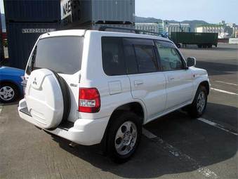 2001 Mitsubishi Pajero Pictures