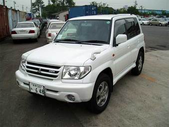 2001 Mitsubishi Pajero Images