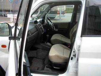2001 Mitsubishi Pajero Pics
