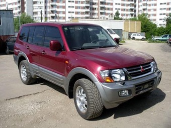 2001 Mitsubishi Pajero Images