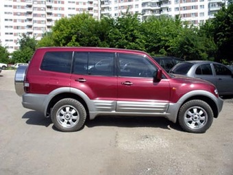 2001 Mitsubishi Pajero Pictures