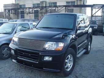 2001 Mitsubishi Pajero Pictures