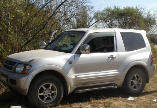 2001 Mitsubishi Pajero