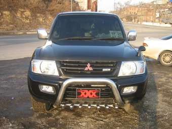 2001 Mitsubishi Pajero Photos