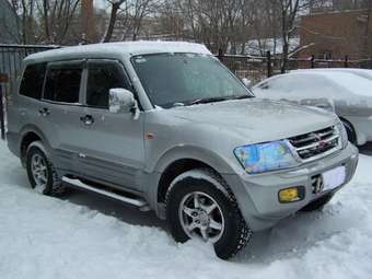 2001 Mitsubishi Pajero Images