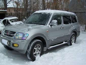 2001 Mitsubishi Pajero Pictures