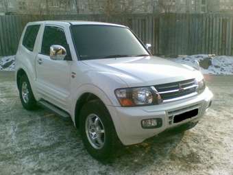 2001 Mitsubishi Pajero Pictures