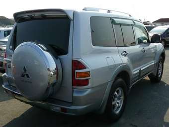 2001 Mitsubishi Pajero Pictures