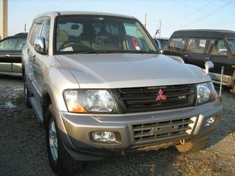 2001 Mitsubishi Pajero Pictures