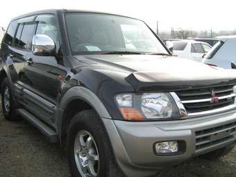 2001 Mitsubishi Pajero Pictures