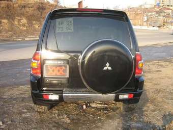 2001 Mitsubishi Pajero Photos