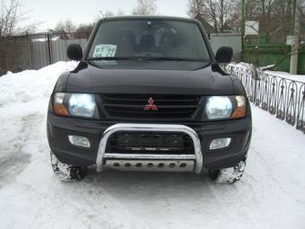 2001 Mitsubishi Pajero Photos