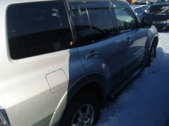 2001 Mitsubishi Pajero Pictures