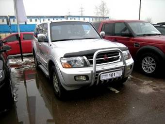 2001 Mitsubishi Pajero Photos