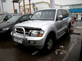 2001 Mitsubishi Pajero Pictures