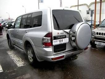 2001 Mitsubishi Pajero Photos