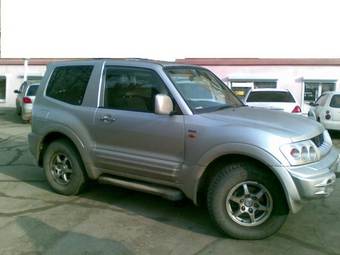 2001 Mitsubishi Pajero Pictures