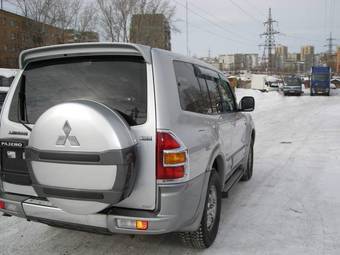 2001 Mitsubishi Pajero Pictures