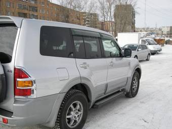 2001 Mitsubishi Pajero Photos