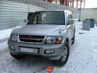 2001 Mitsubishi Pajero Photos