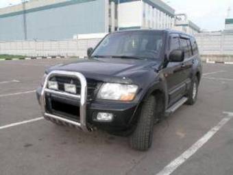 2001 Mitsubishi Pajero Images