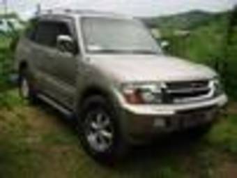 2001 Mitsubishi Pajero Photos