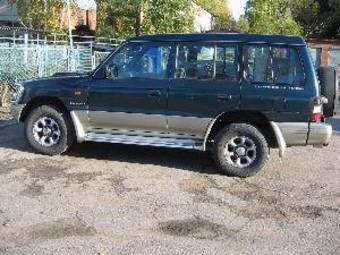 2001 Mitsubishi Pajero Pictures