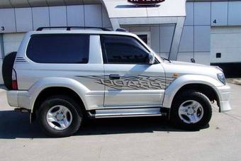 2001 Mitsubishi Pajero Photos