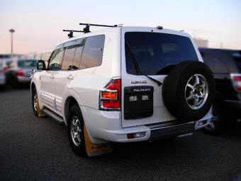 2001 Mitsubishi Pajero Pictures