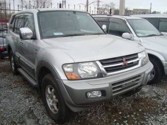 2001 Mitsubishi Pajero Pictures