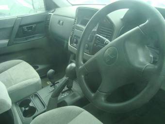 2001 Mitsubishi Pajero Pictures