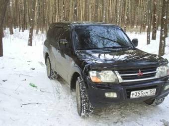 2001 Mitsubishi Pajero Pics