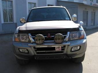 2001 Mitsubishi Pajero Pictures