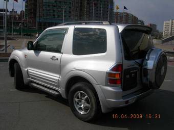 2001 Mitsubishi Pajero Pictures