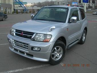 2001 Mitsubishi Pajero Wallpapers