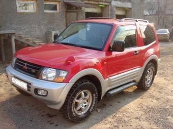 2001 Mitsubishi Pajero Pictures