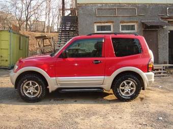 2001 Mitsubishi Pajero Pics