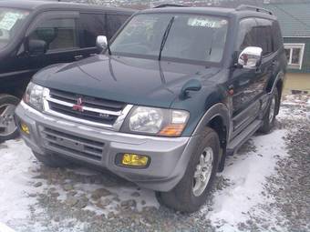 2001 Mitsubishi Pajero Pictures