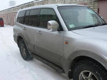 2001 Mitsubishi Pajero Photos