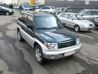 2001 Mitsubishi Pajero Pictures