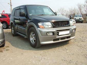 2001 Mitsubishi Pajero Photos