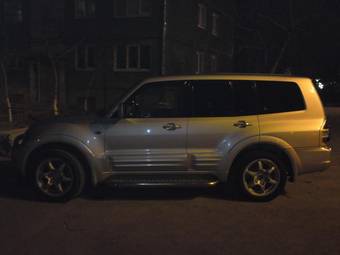 2001 Mitsubishi Pajero Photos