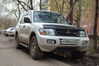 2001 Mitsubishi Pajero Pictures