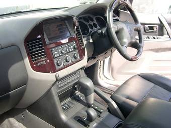 2001 Mitsubishi Pajero Pictures