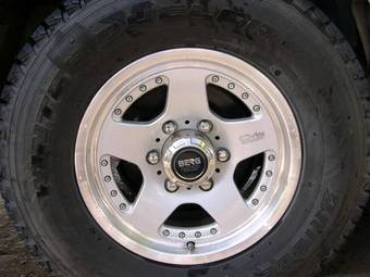 2001 Mitsubishi Pajero Photos