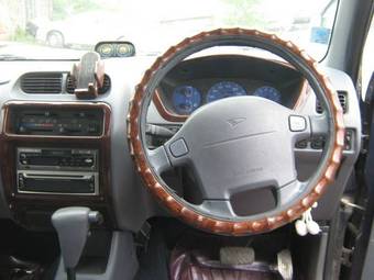 2001 Mitsubishi Pajero Photos