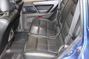 2001 Mitsubishi Pajero Pics