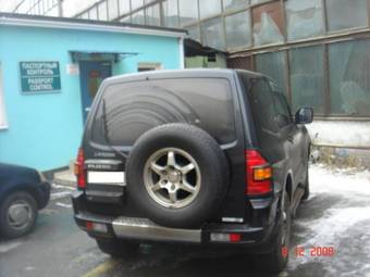 2001 Mitsubishi Pajero Images