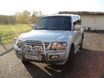 2001 Mitsubishi Pajero Photos