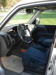2001 Mitsubishi Pajero Photos